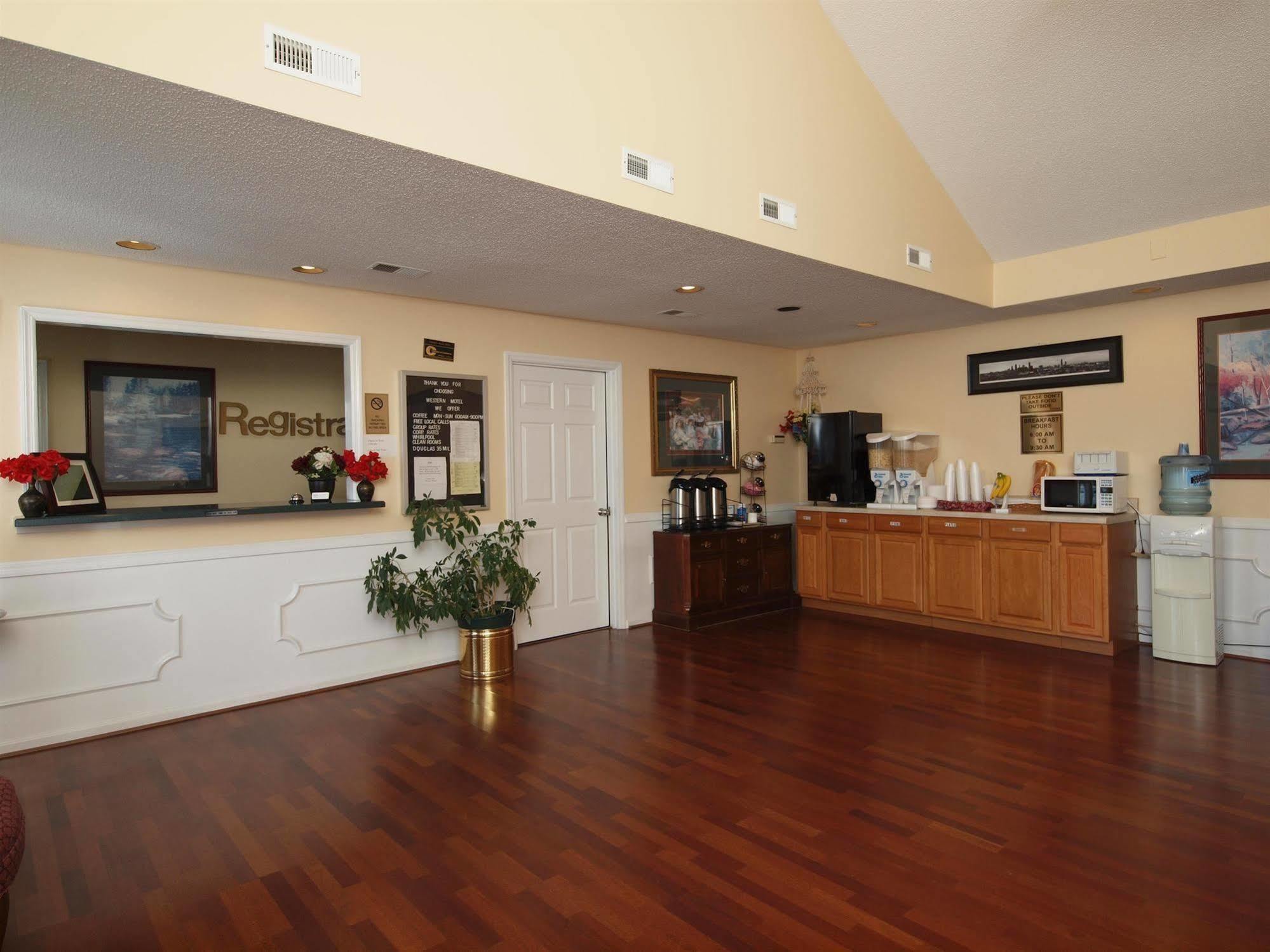 Western Motel Фицджералд Екстериор снимка