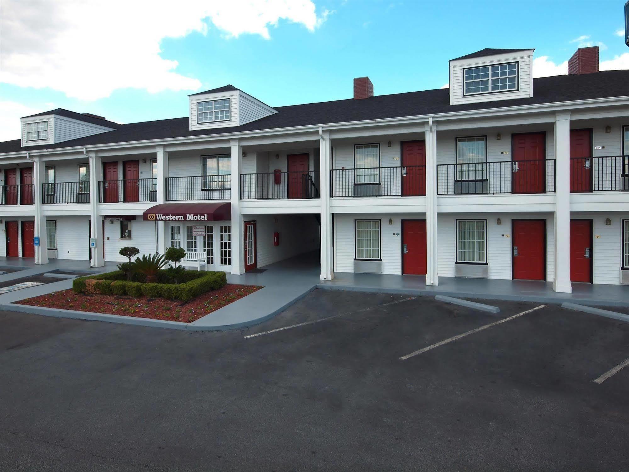 Western Motel Фицджералд Екстериор снимка